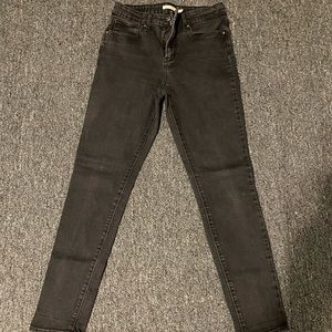 Women’s Levi Strauss 721 high rise skinny jeans black size 28 gently used